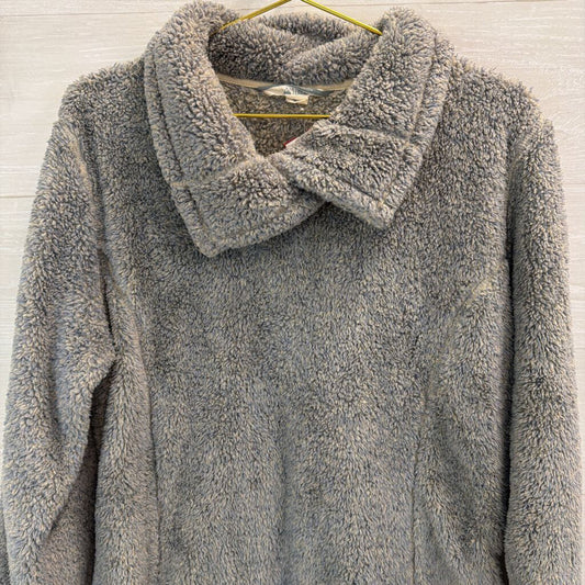 Ultimate Terrain Grey Soft Fuzzy Sherpa Pullover Large