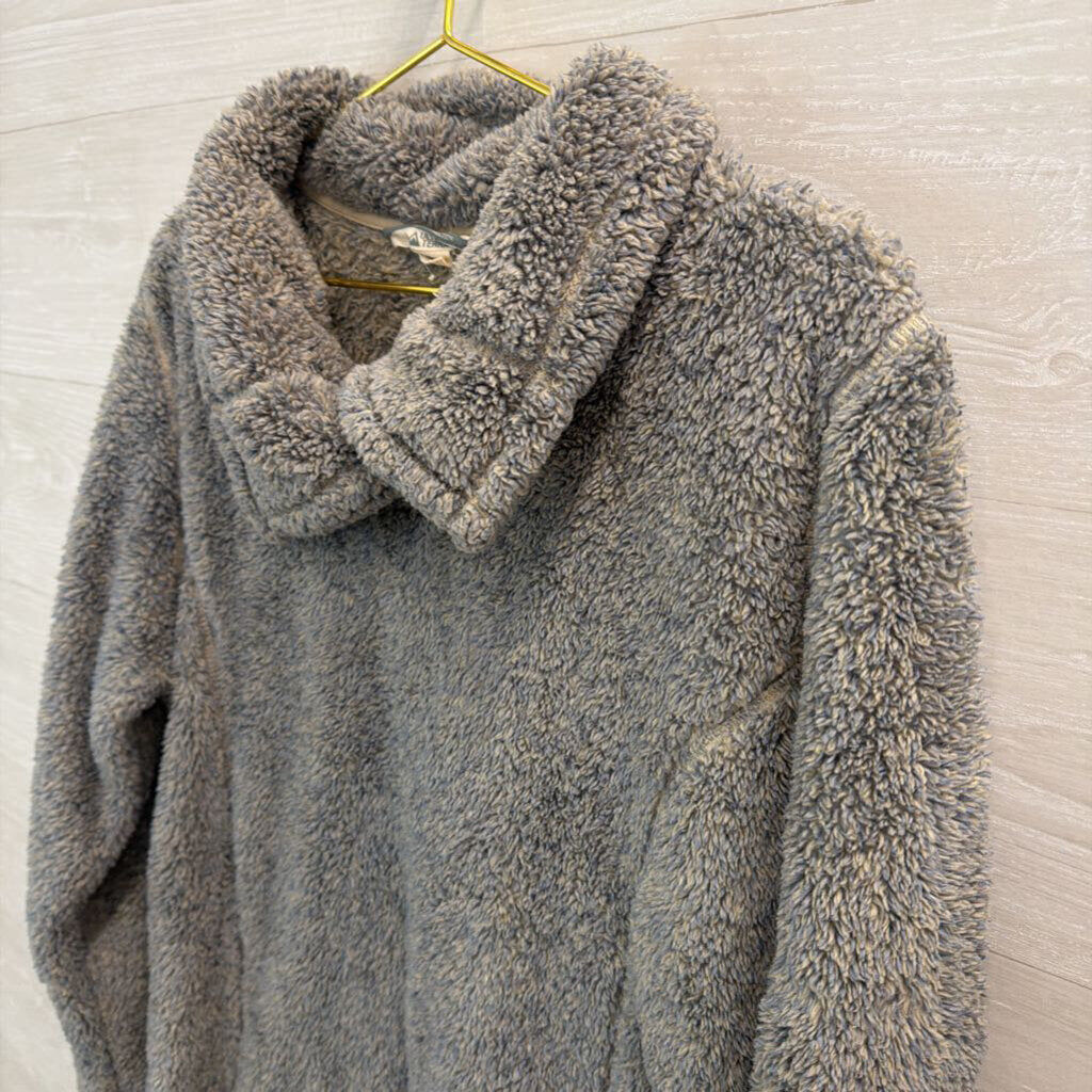 Ultimate Terrain Grey Soft Fuzzy Sherpa Pullover Large