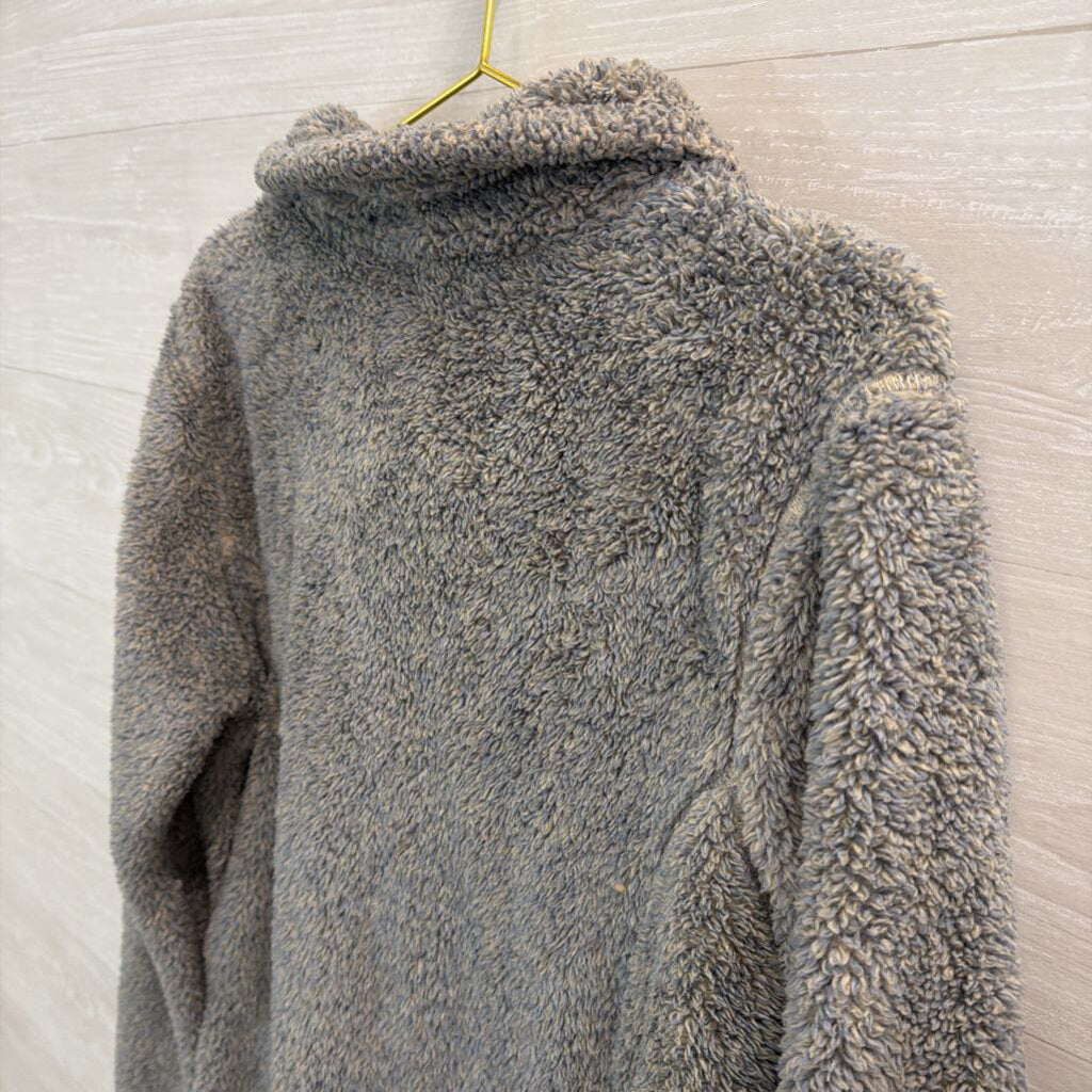 Ultimate Terrain Grey Soft Fuzzy Sherpa Pullover Large