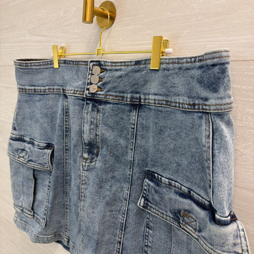 Arula Light Wash Cargo Denim Skirt XXL