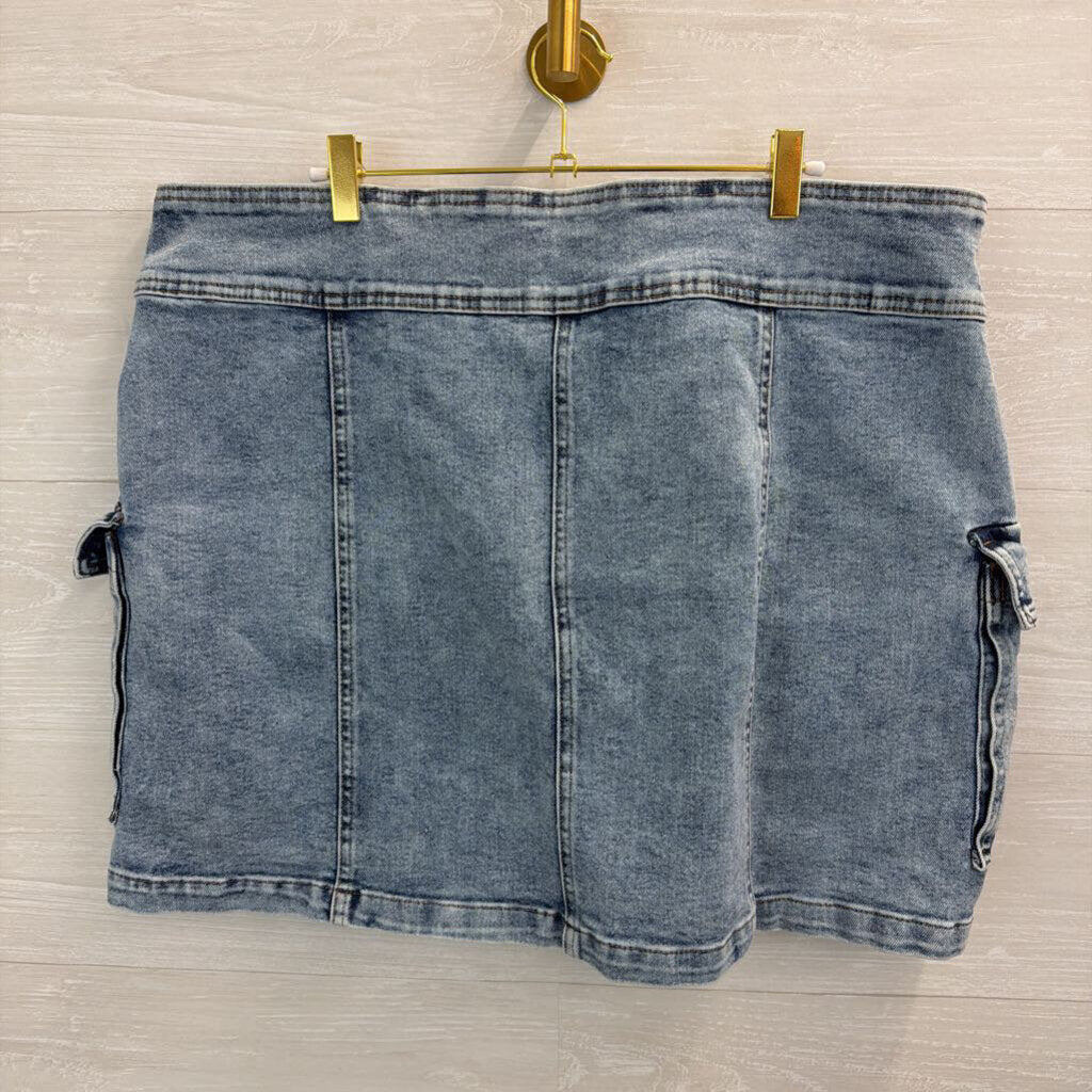 Arula Light Wash Cargo Denim Skirt XXL