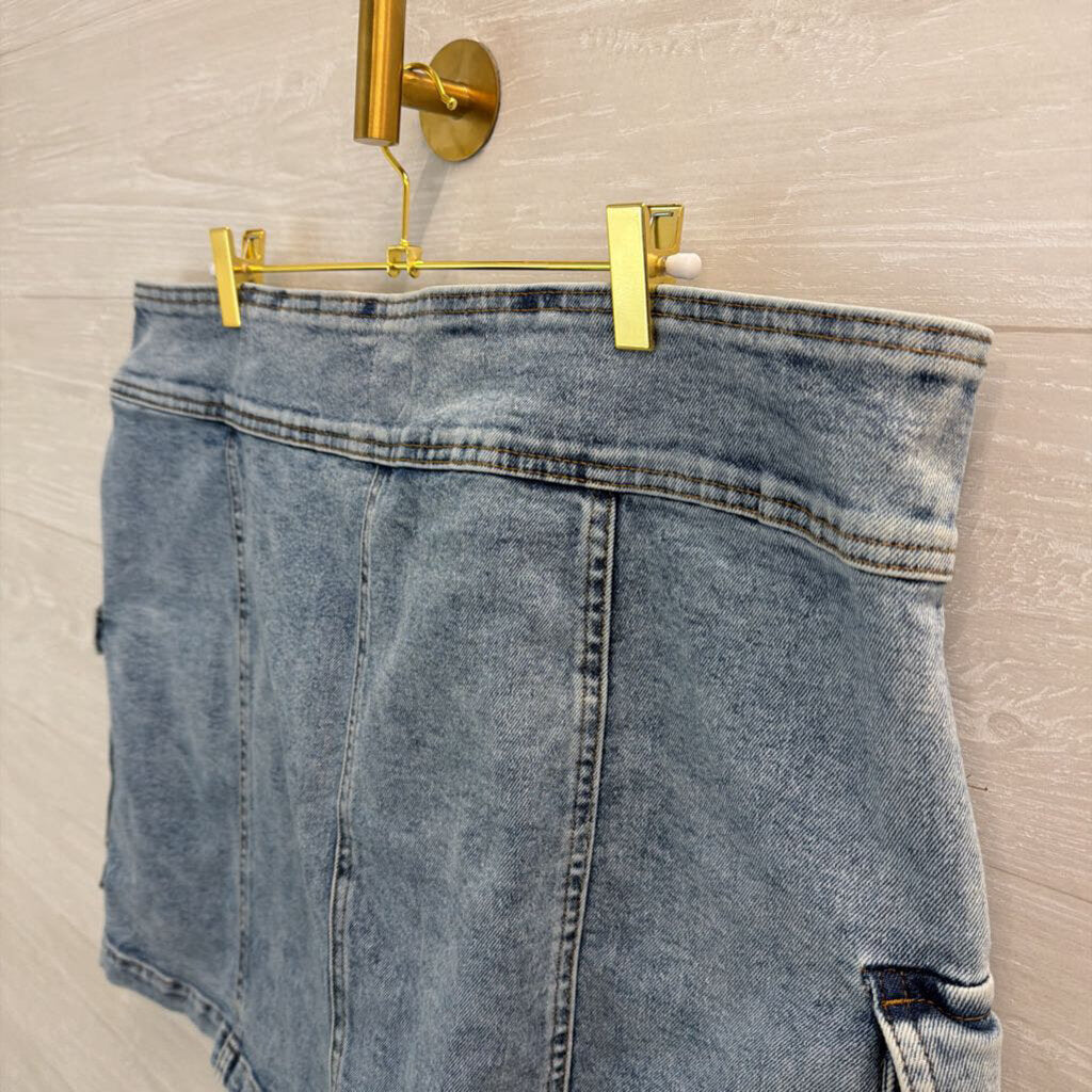 Arula Light Wash Cargo Denim Skirt XXL