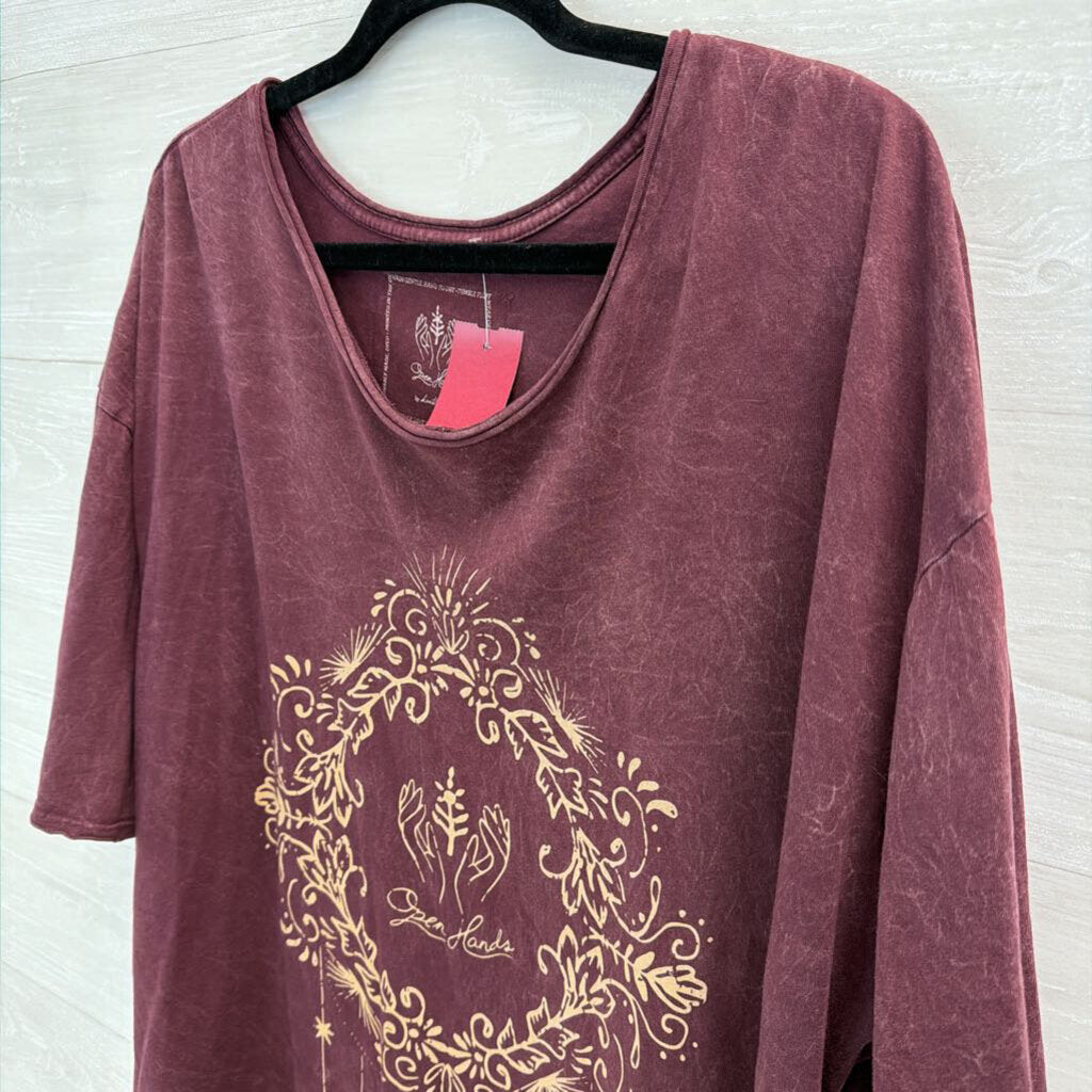 Open Hands by Kantha Bae Burgundy/ Beige Graphic Top Free Size