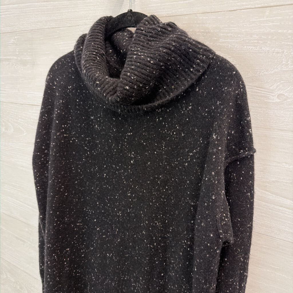 Athleta Black/ White Speckled Knit Turtleneck Sweater Small