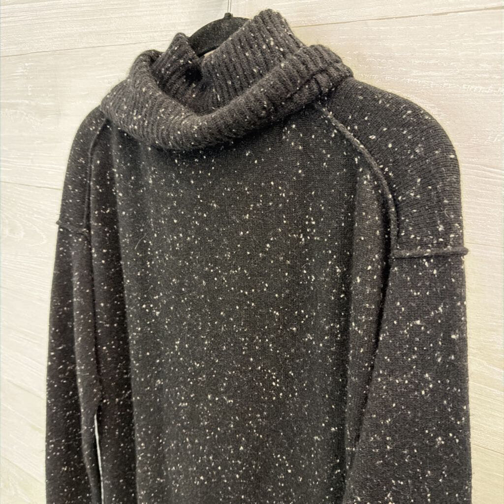 Athleta Black/ White Speckled Knit Turtleneck Sweater Small