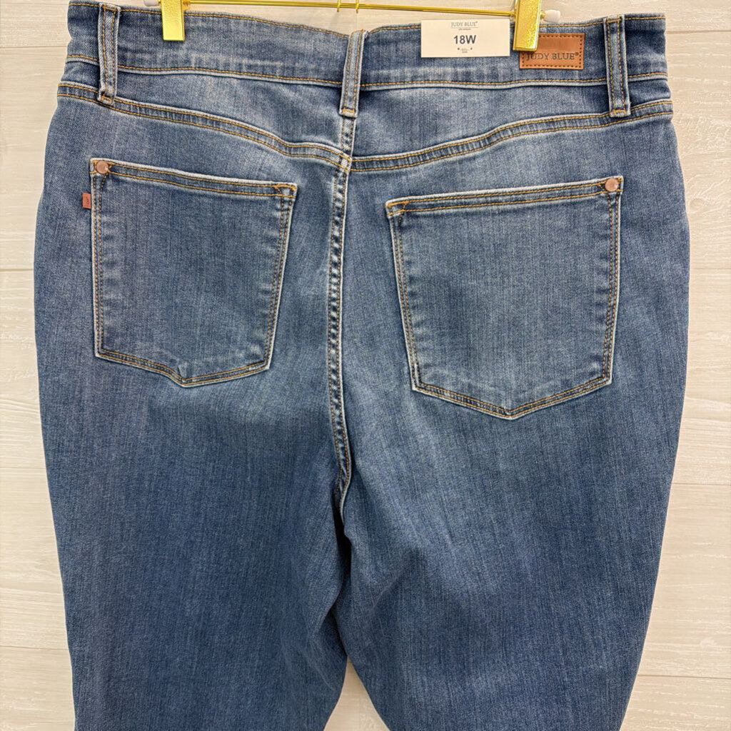 Judy Blue Medium Wash Mid Rise Skinny Fit Capri Jeans 18W