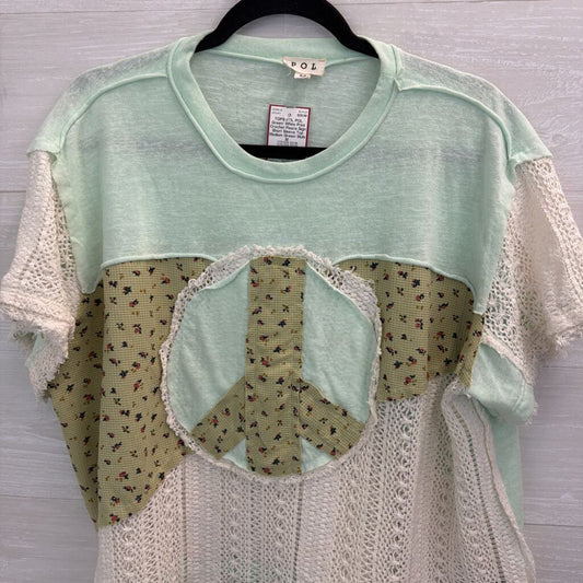 POL Green/ White Print Crochet Peace Sign Short Sleeve Top Medium