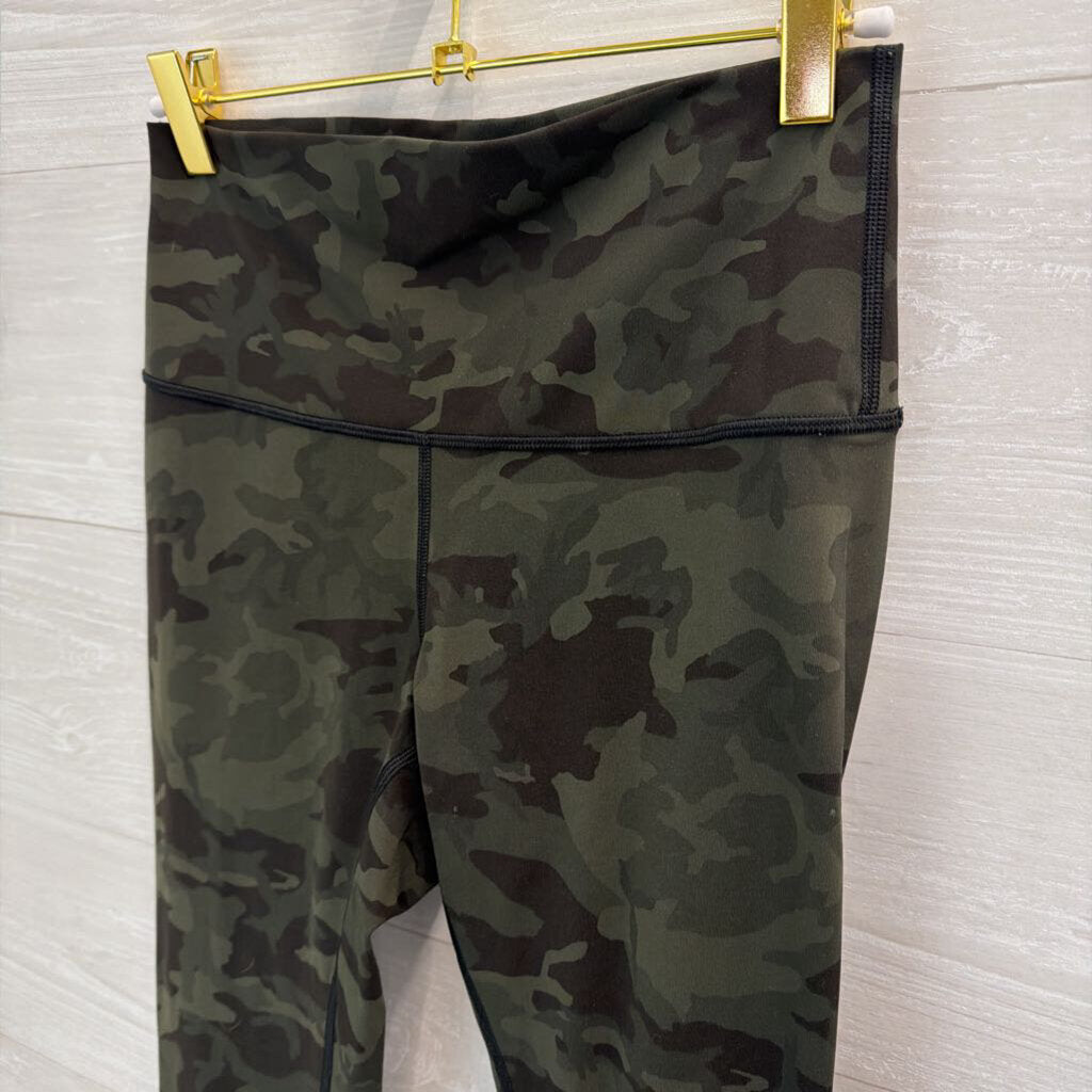 Lululemon Green Camo Print Cropped Leggings 6