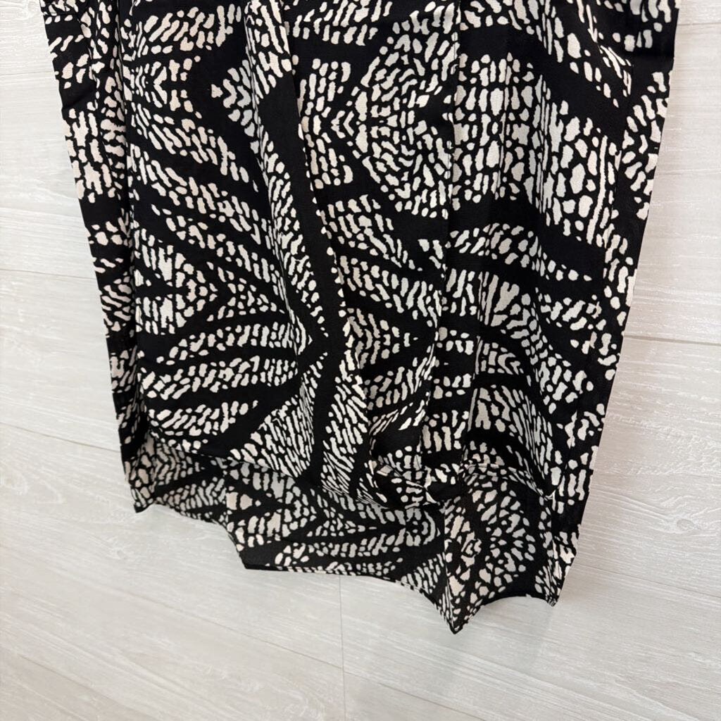 Three Eighty Two Black/ White Print Silky Tank Large