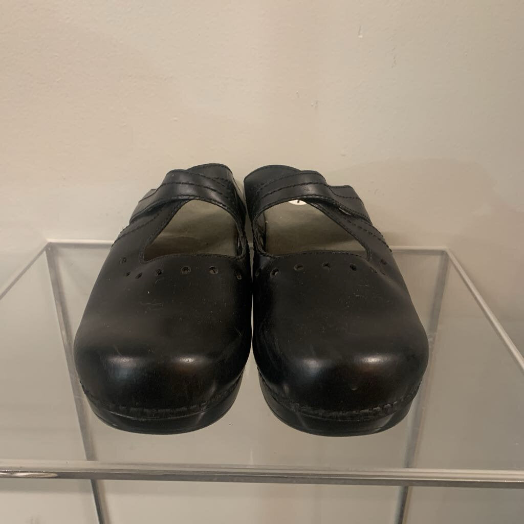Dansko Black Leather Slip On Mule Clogs 7