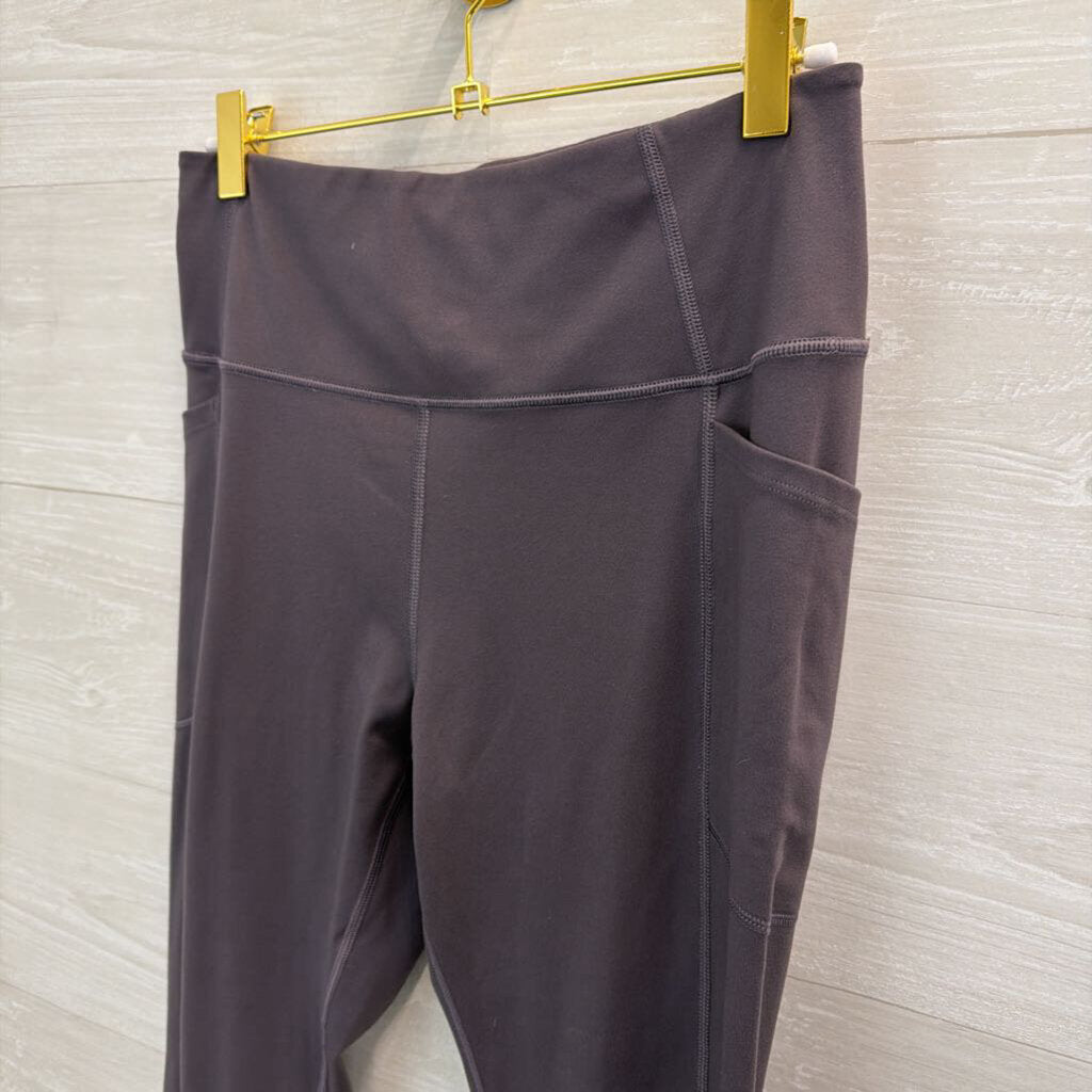 Victoria's Secret Dark Grey Legging Essential Pockets Yoga Pant10