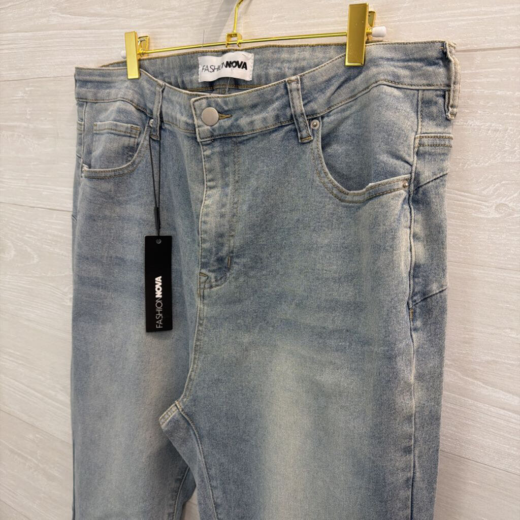Fashion Nova Light Wash Flare Leg Jeans 16