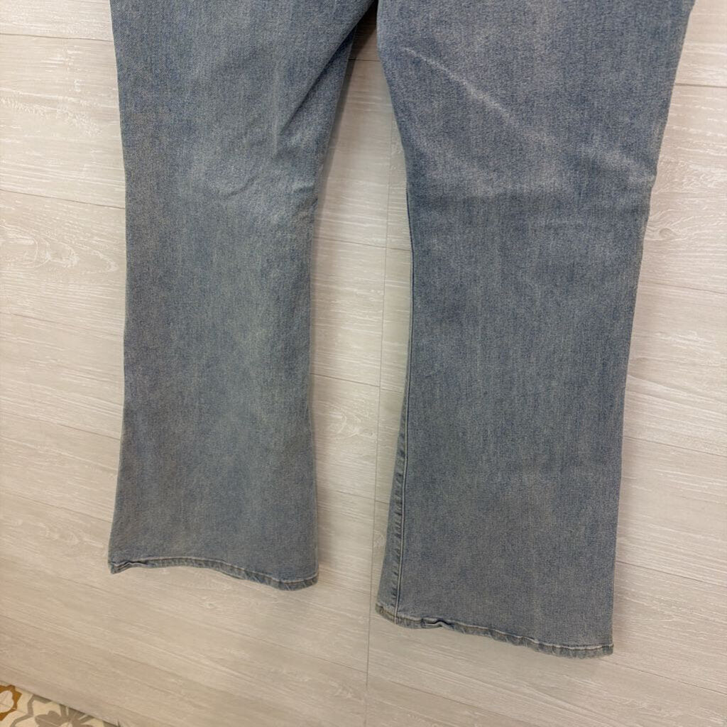 Fashion Nova Light Wash Flare Leg Jeans 16