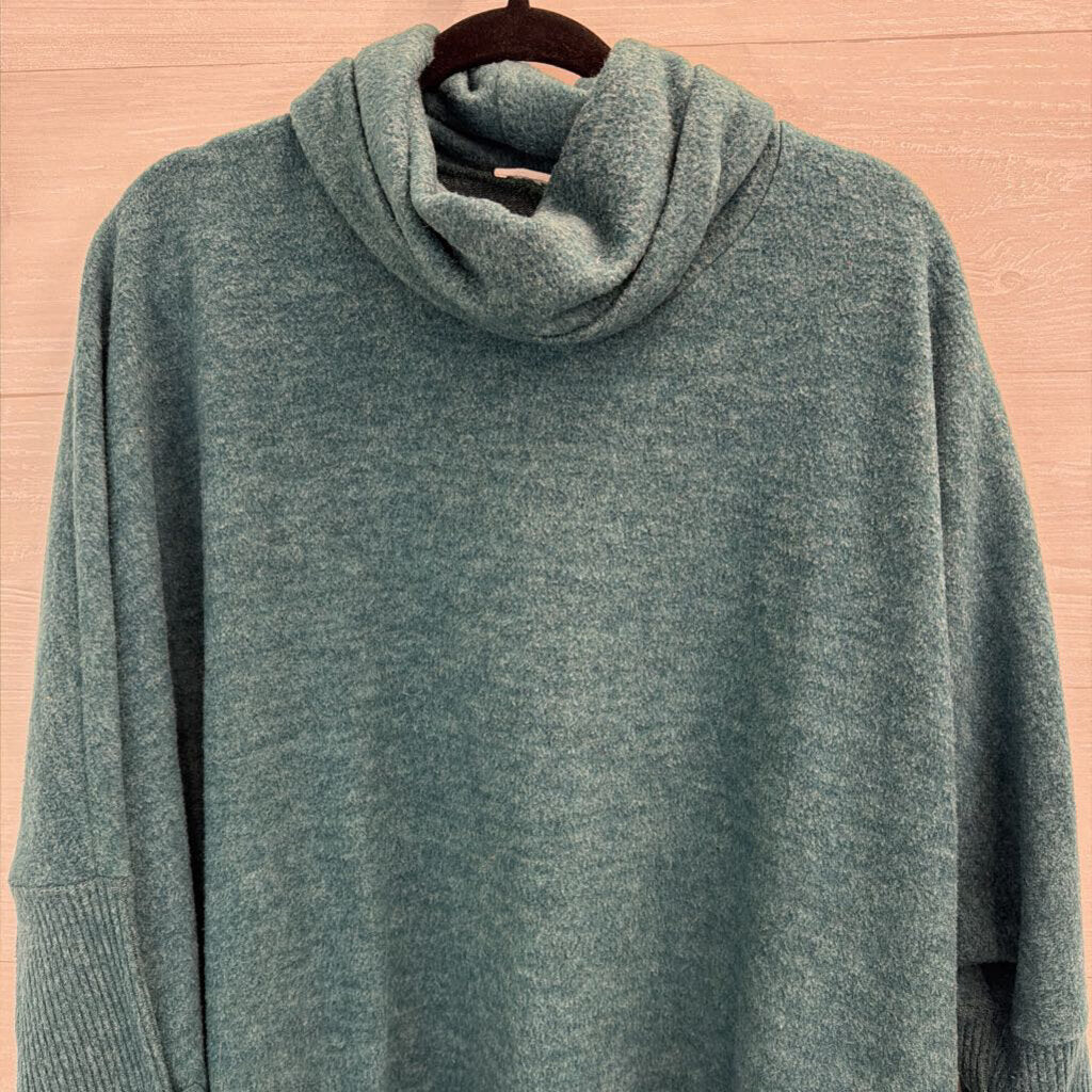 Cherish Green Long Sleeve Turtleneck Sweater Top Medium/ Large