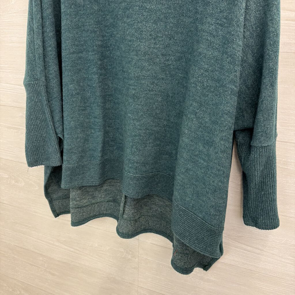 Cherish Green Long Sleeve Turtleneck Sweater Top Medium/ Large