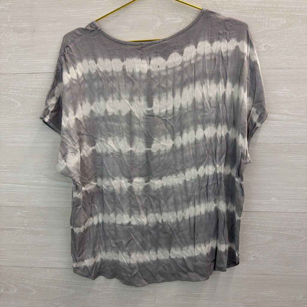 Charlie B Grey/ White Tie Dye Short Sleeve Top Large