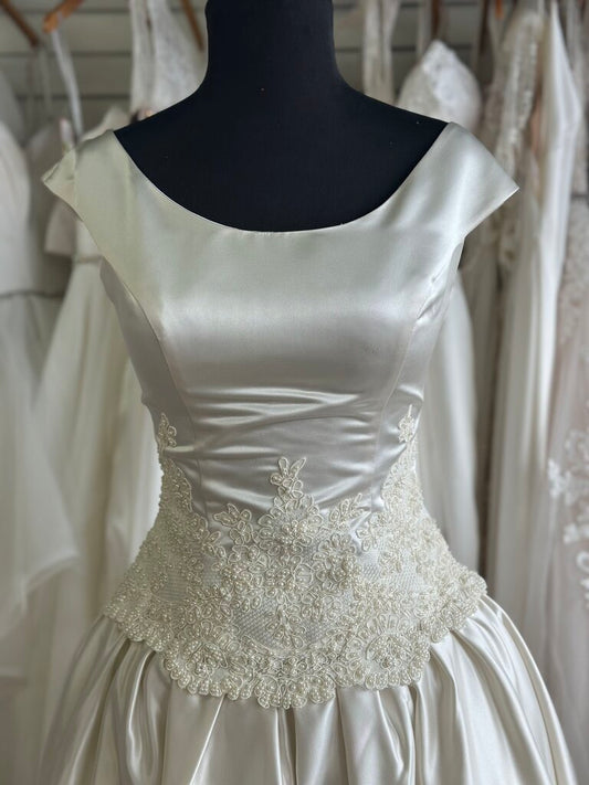 Vintage Mon Cheri Satin and Lace Applique Wedding Dress 8