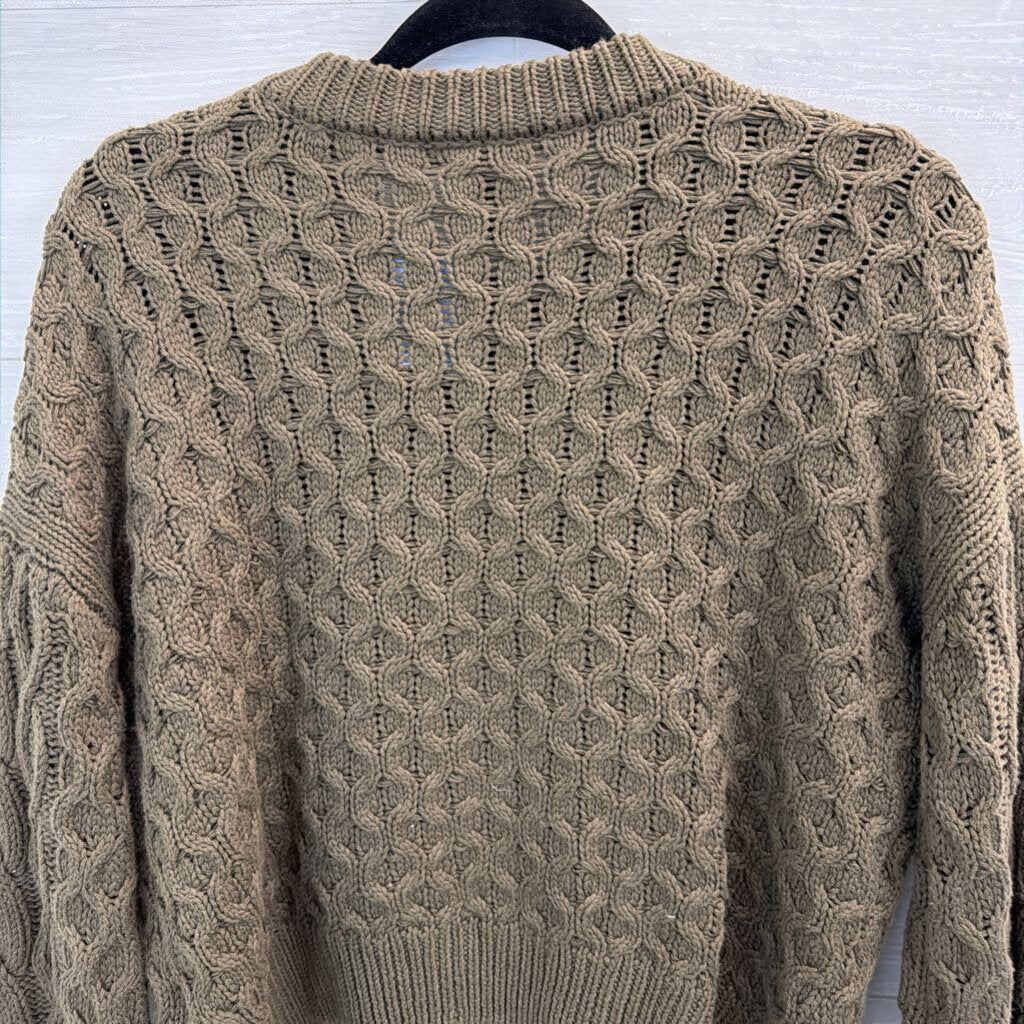 Moon and Madison Green Cable Knit Cropped Sweater Medium