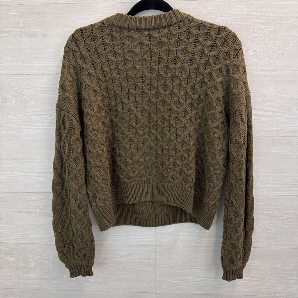 Moon and Madison Green Cable Knit Cropped Sweater Medium