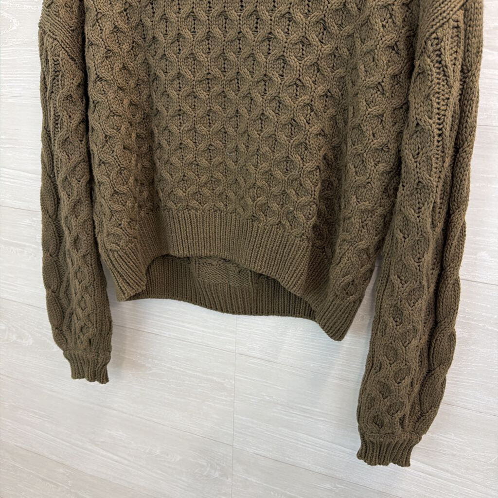 Moon and Madison Green Cable Knit Cropped Sweater Medium
