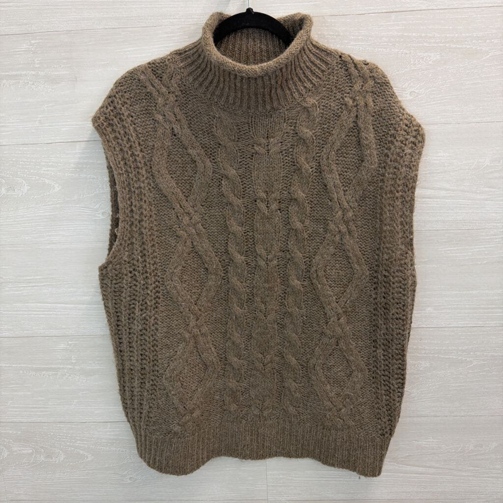 In Loom Green Cable Knit Sleeveless Sweater Medium/ Large