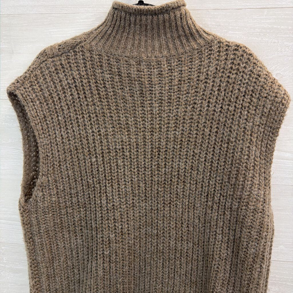 In Loom Green Cable Knit Sleeveless Sweater Medium/ Large