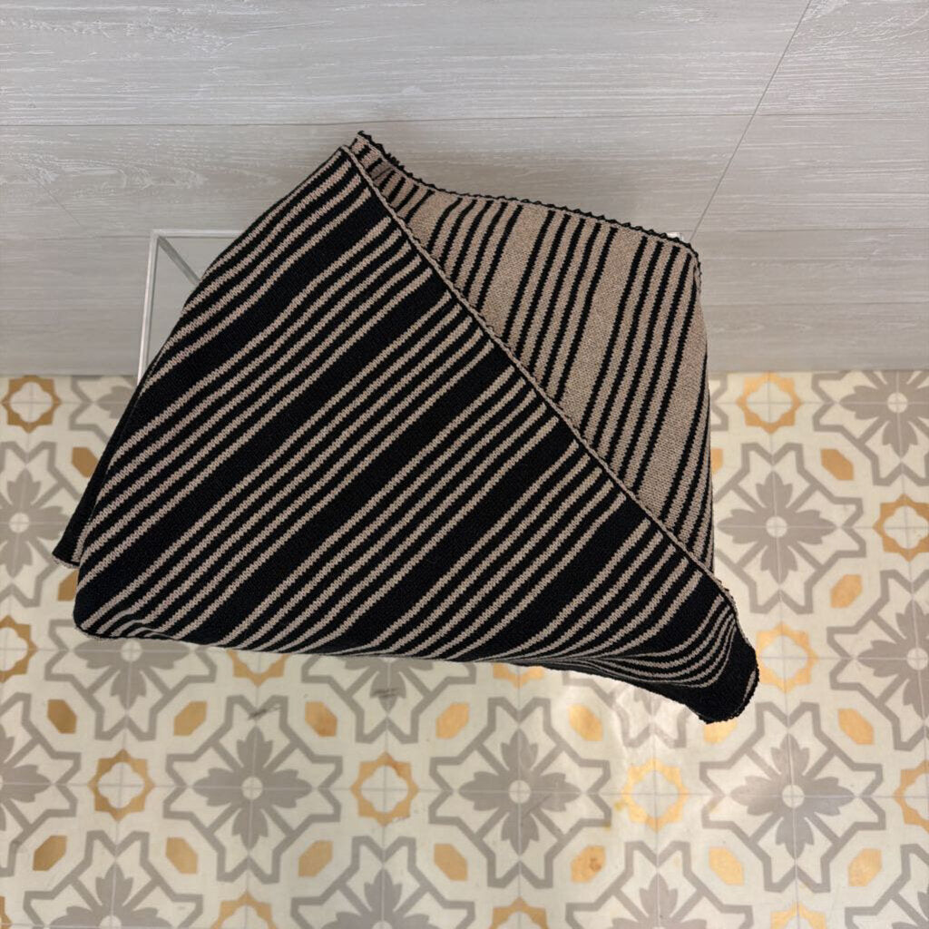 Black/ Beige Striped Knit Scarf
