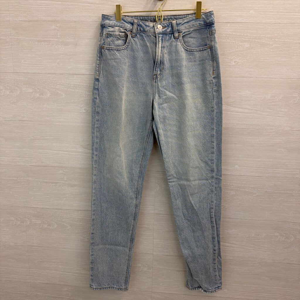 American Eagle Light Wash Mom Jeans 6 Long