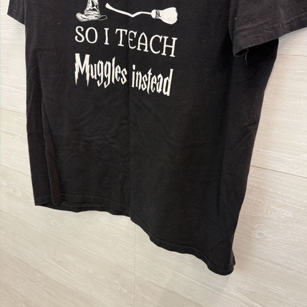 Black/ White Hogwarts Short Sleeve Graphic Tee Large