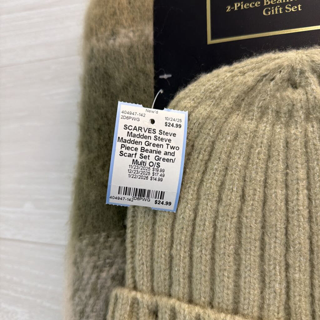 Steve Madden Green Two Piece Beanie and Scarf Set