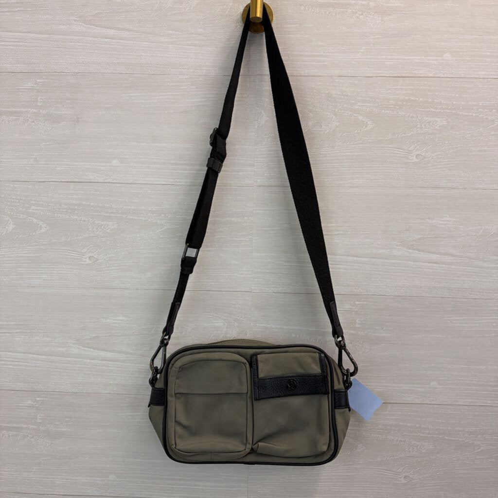 Lululemon Green/ Black Now and Always Hip Pack