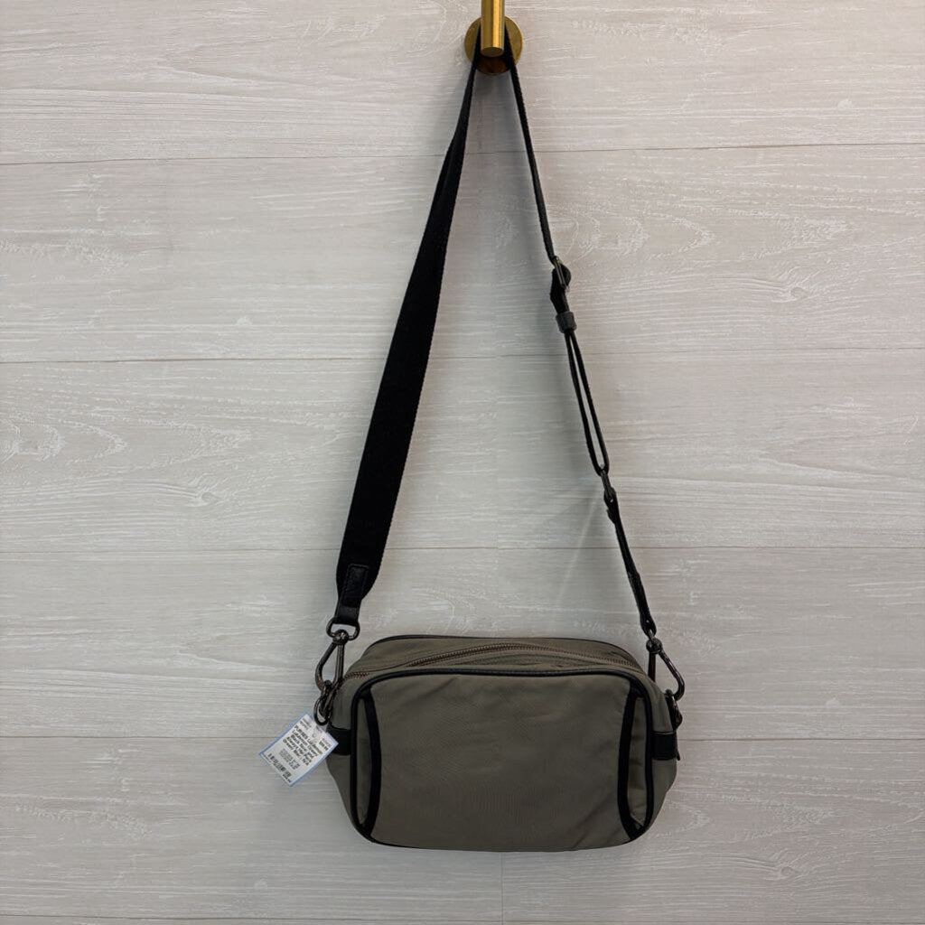 Lululemon Green/ Black Now and Always Hip Pack