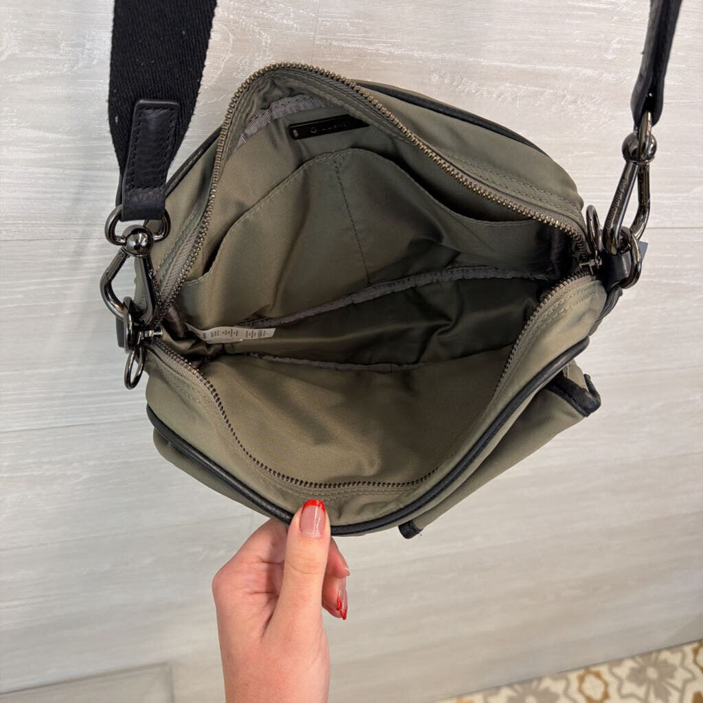 Lululemon Green/ Black Now and Always Hip Pack