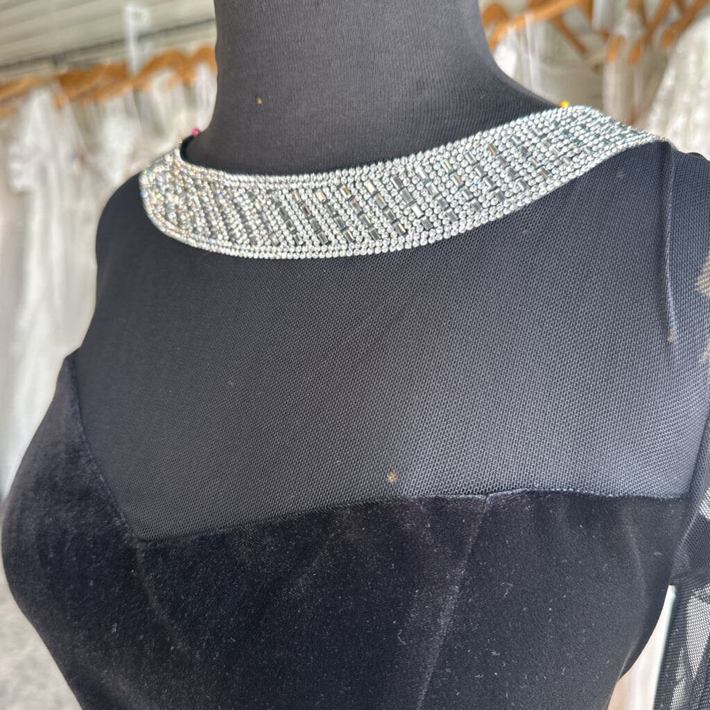 Alex Evenings Black Velvet Embellished Neckline Long Sleeve Long Formal Dress 14