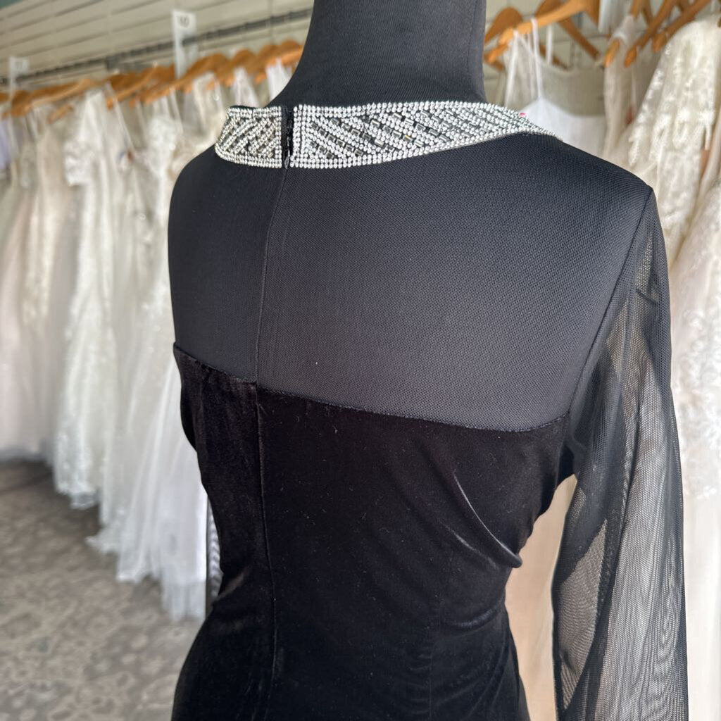 Alex Evenings Black Velvet Embellished Neckline Long Sleeve Long Formal Dress 14