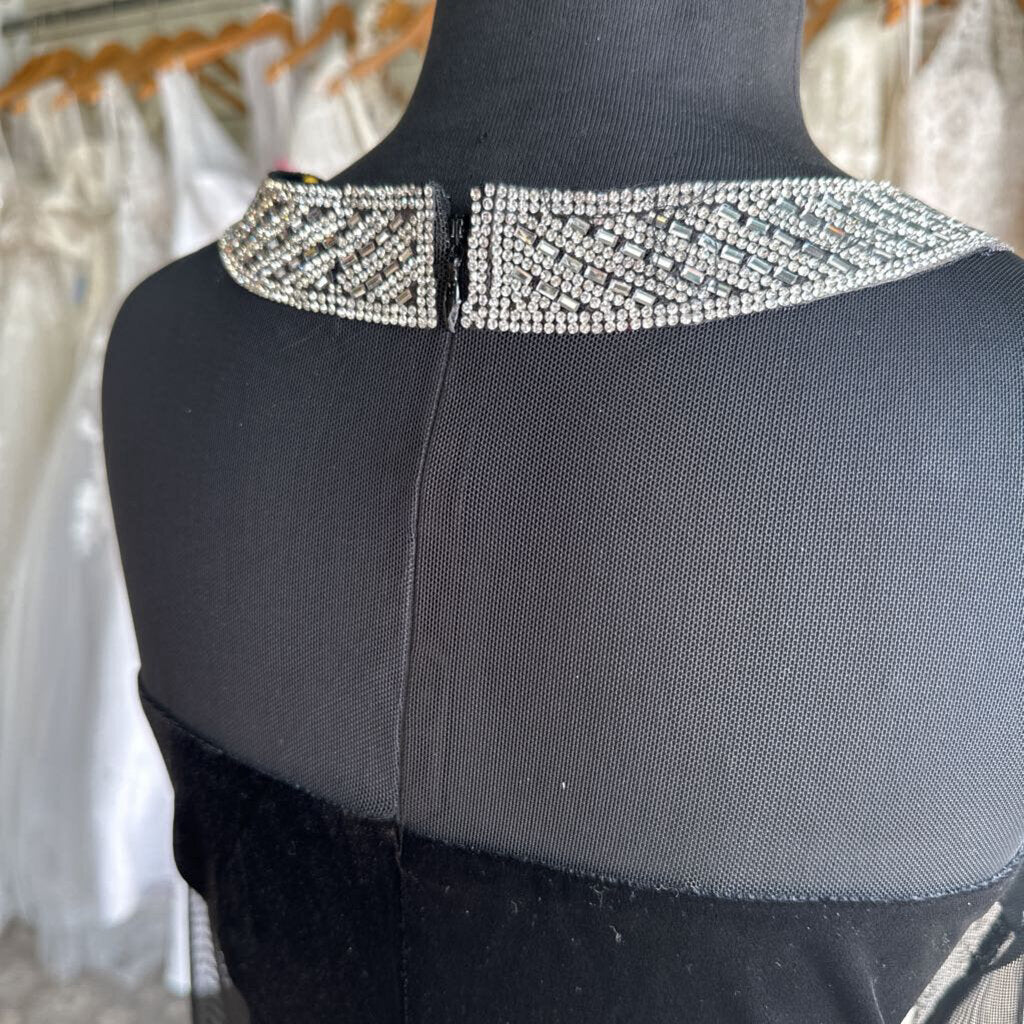 Alex Evenings Black Velvet Embellished Neckline Long Sleeve Long Formal Dress 14