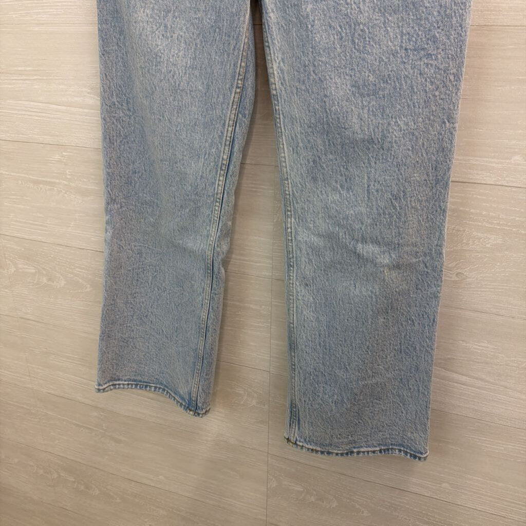 Abercrombie and Fitch Light Wash The 90s Relaxed High Rise Jeans 26 XS