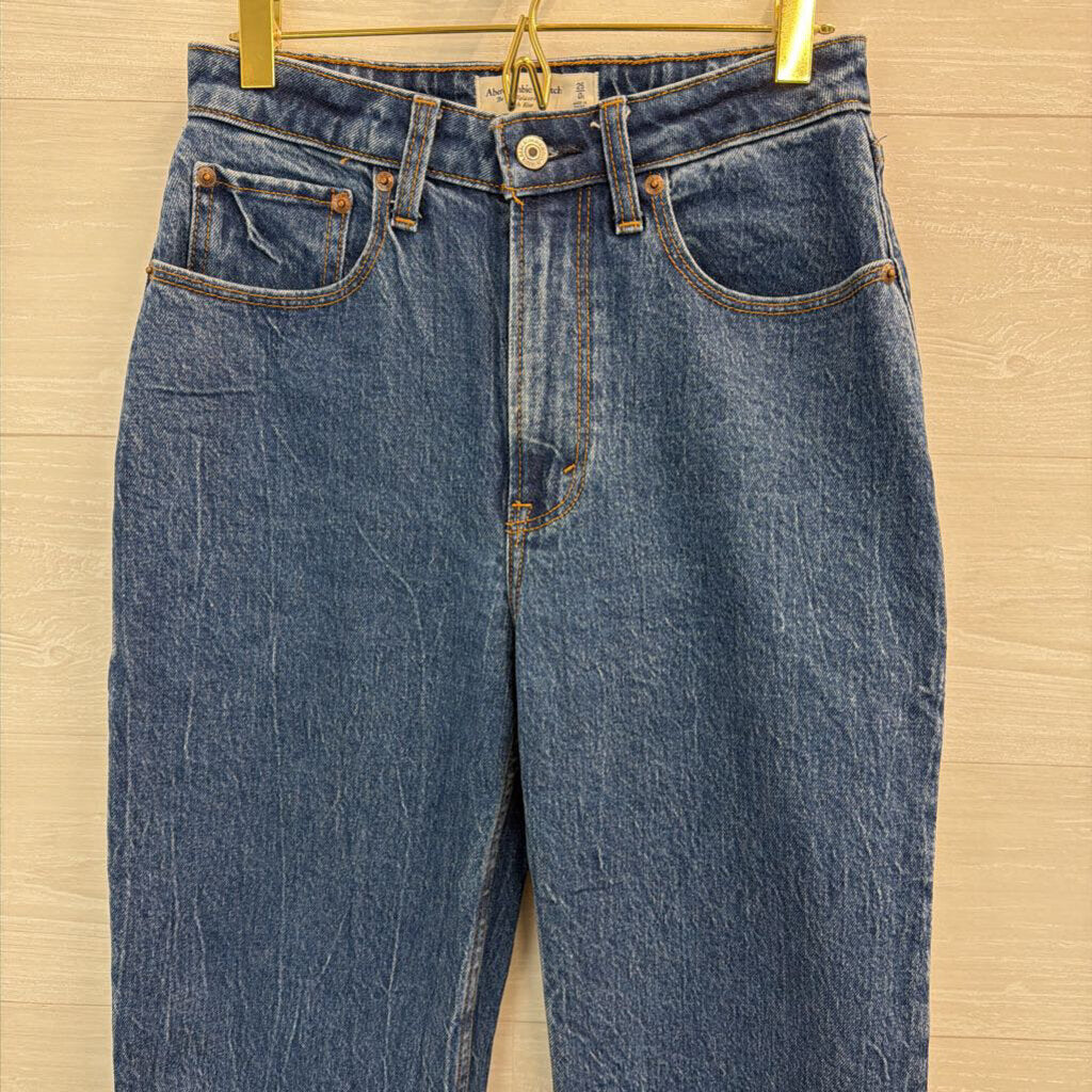 Abercrombie and Fitch Dark Wash The 90s Relaxed High Rise Jeans 25 Short