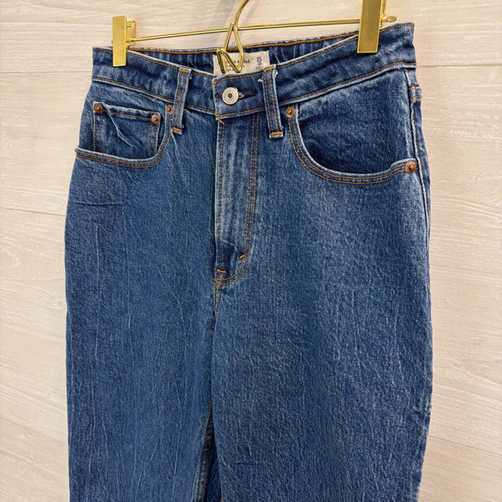 Abercrombie and Fitch Dark Wash The 90s Relaxed High Rise Jeans 25 Short