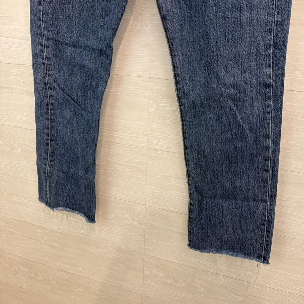 Levi Dark Wash High Rise Mom Jeans 30