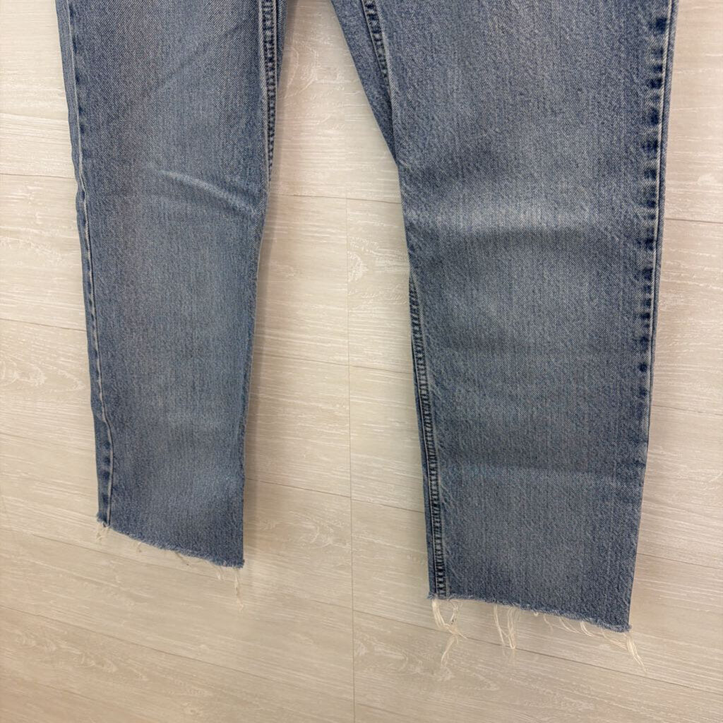 DKNY Jeans Light Wash High Rise Mom Jeans 8