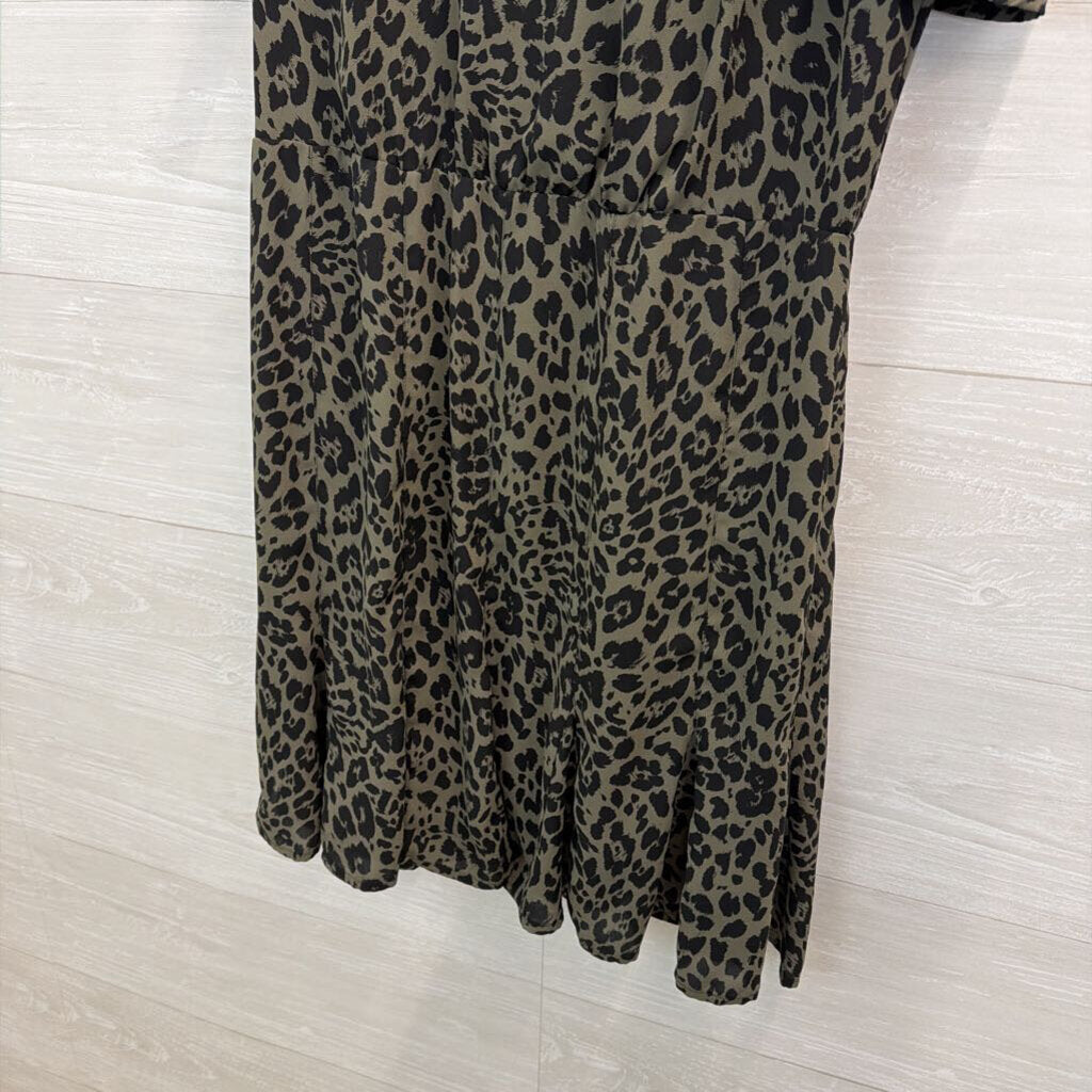 Express Green/ Black Leopard Print Short Puff Sleeve Dress Small