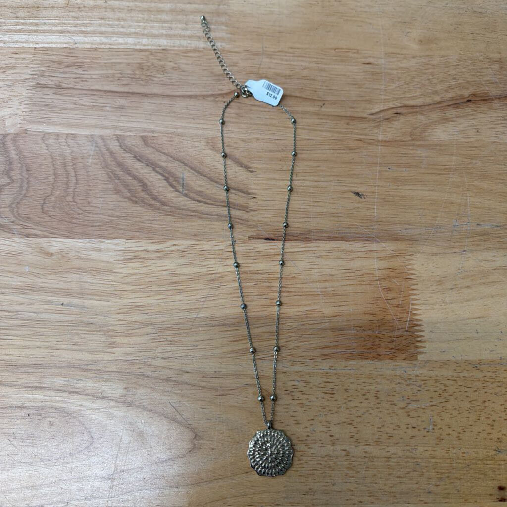 Gold Circle Pendant Necklace