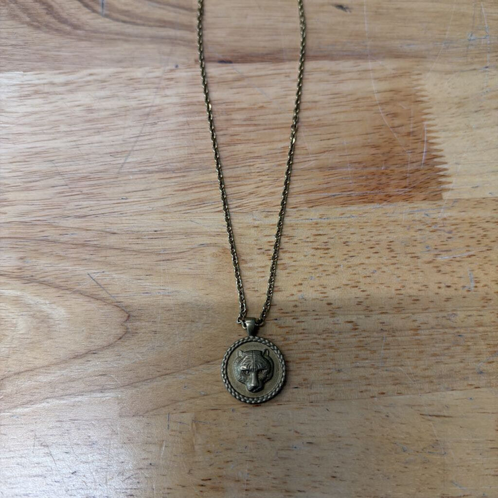 Gold Animal Circle Pendant Necklace