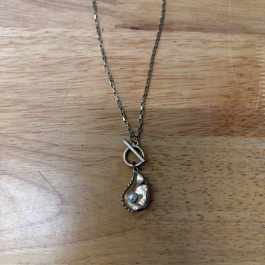 Gold Front Hook Pendant Necklace