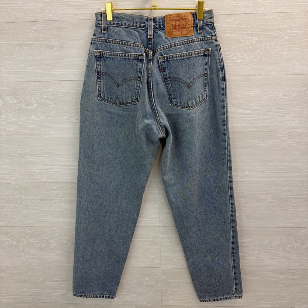 Levi Light Wash 550 Relaxed Fit Tapered Leg Jeans 6