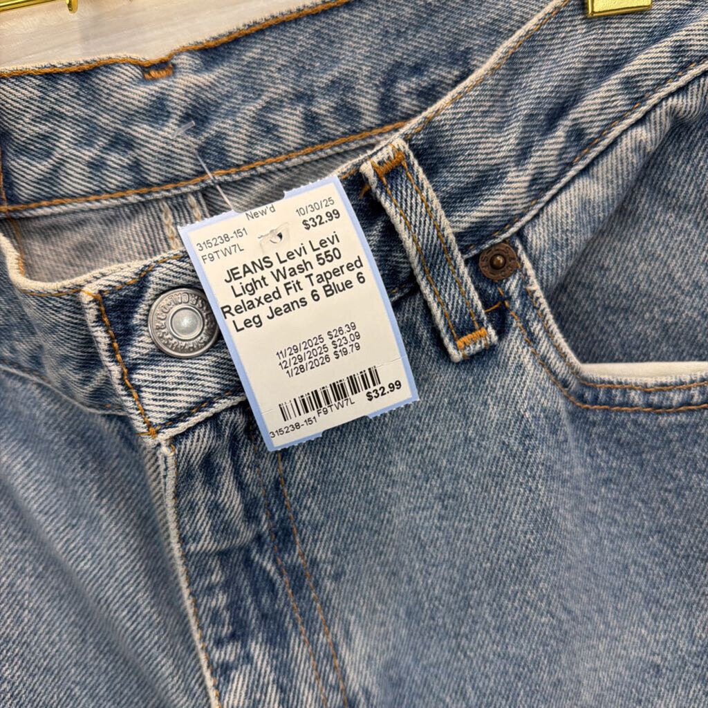 Levi Light Wash 550 Relaxed Fit Tapered Leg Jeans 6