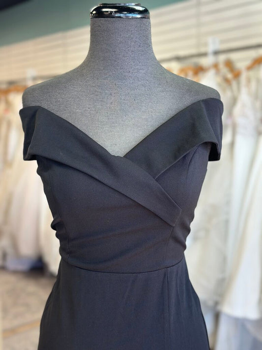 Showny Black Off Shoulder Fitted Long Formal Dress Medium
