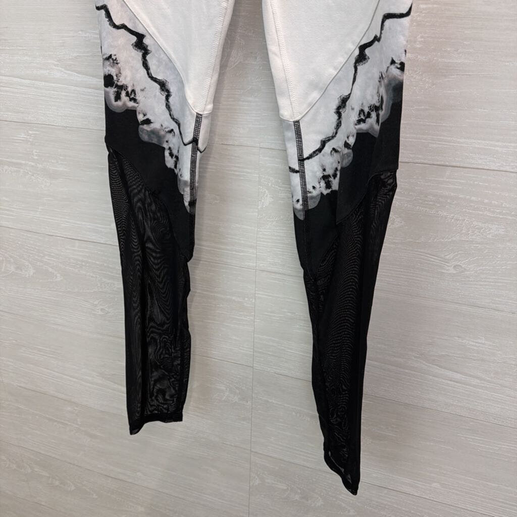 Alo White/ Black Ankle Print Leggings Medium