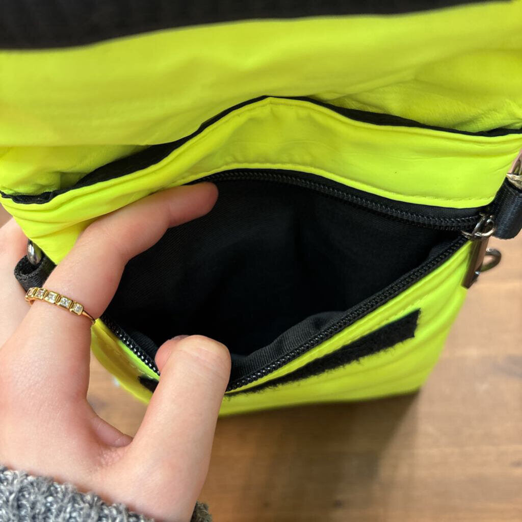 Welle Australia Neon Green Quilted Crossbody Purse